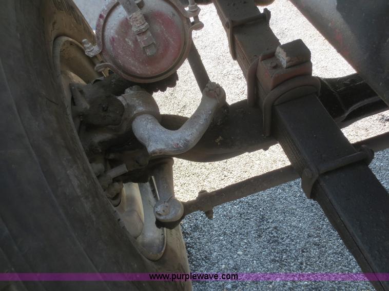 image for item D2160 1997 Ford LT9000 mixer truck