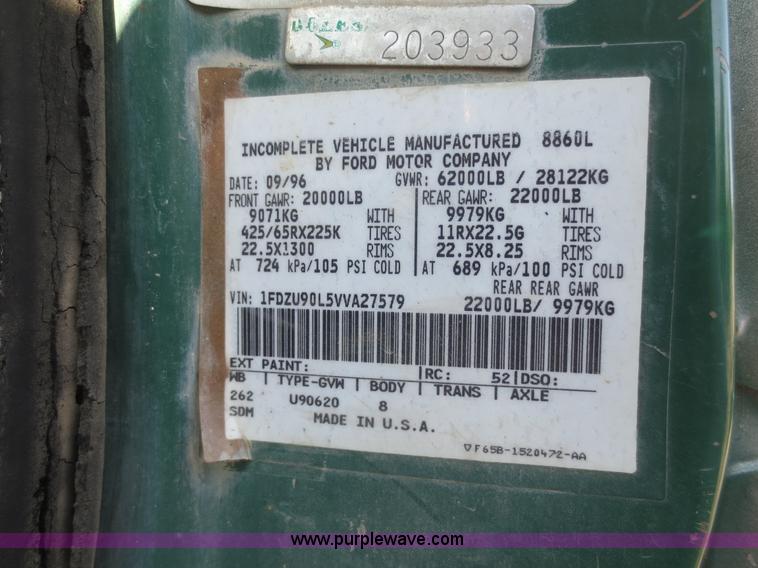 image for item D2160 1997 Ford LT9000 mixer truck