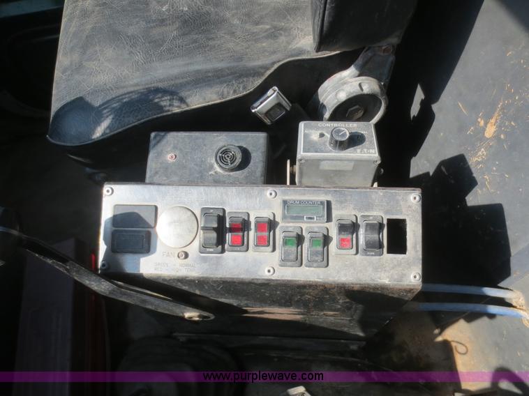 image for item D2160 1997 Ford LT9000 mixer truck