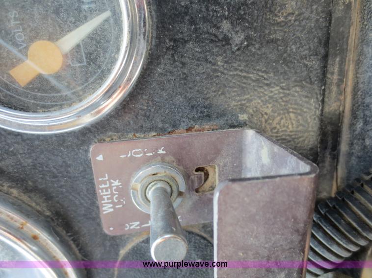 image for item D2160 1997 Ford LT9000 mixer truck