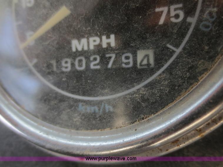 image for item D2160 1997 Ford LT9000 mixer truck