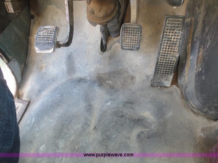 image for item D2160 1997 Ford LT9000 mixer truck