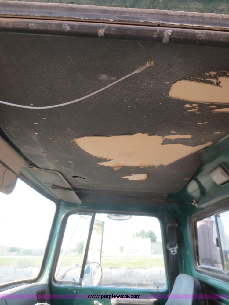 image for item D2160 1997 Ford LT9000 mixer truck