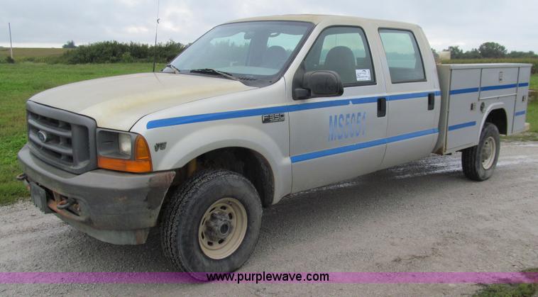 image for item E4986 2001 Ford F350 Super Duty XL Crew Cab utility truck