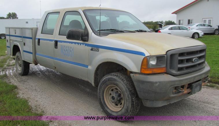 image for item E4986 2001 Ford F350 Super Duty XL Crew Cab utility truck
