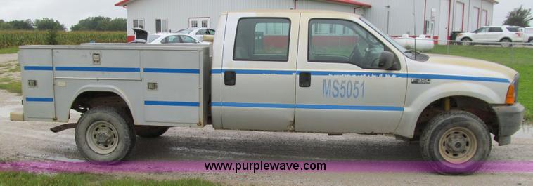 image for item E4986 2001 Ford F350 Super Duty XL Crew Cab utility truck