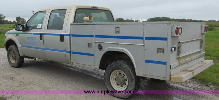 image for item E4986 2001 Ford F350 Super Duty XL Crew Cab utility truck