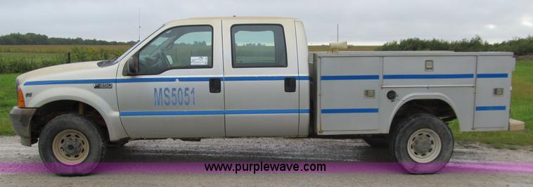 image for item E4986 2001 Ford F350 Super Duty XL Crew Cab utility truck