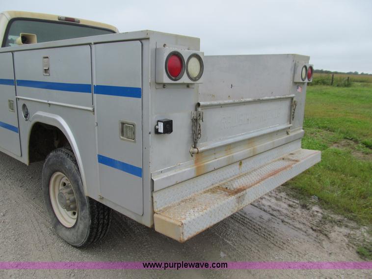 image for item E4986 2001 Ford F350 Super Duty XL Crew Cab utility truck