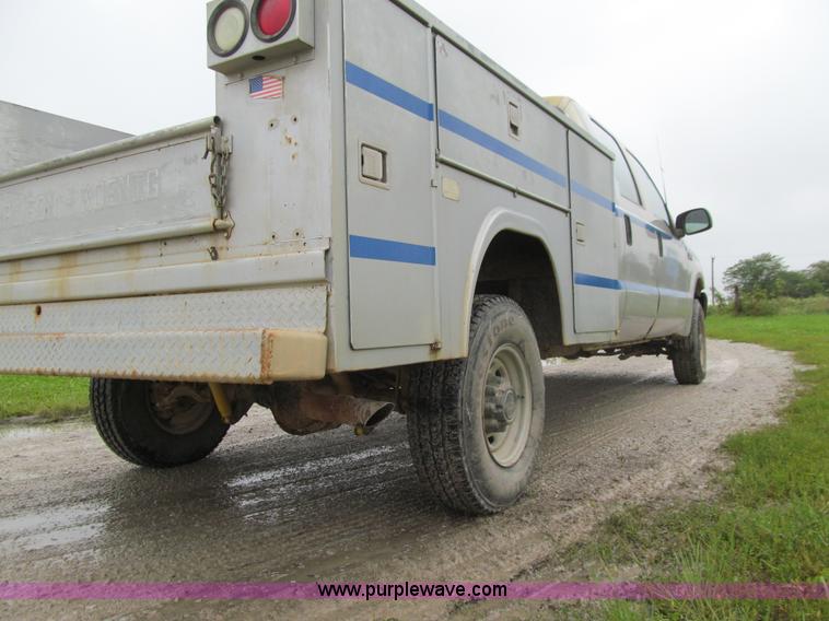 image for item E4986 2001 Ford F350 Super Duty XL Crew Cab utility truck