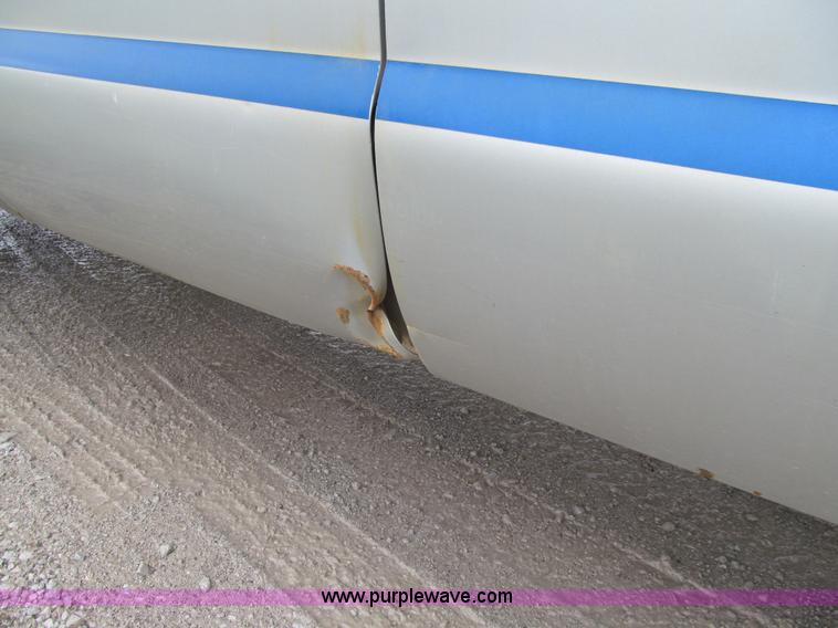 image for item E4986 2001 Ford F350 Super Duty XL Crew Cab utility truck