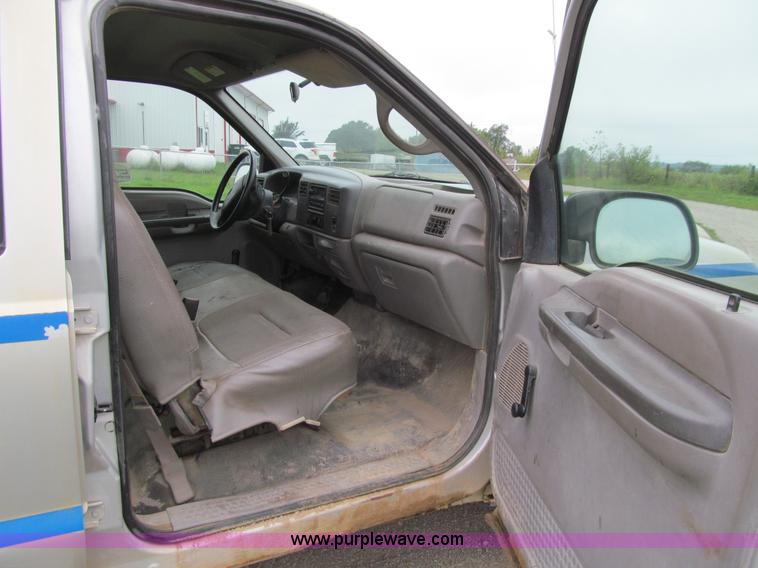 image for item E4986 2001 Ford F350 Super Duty XL Crew Cab utility truck