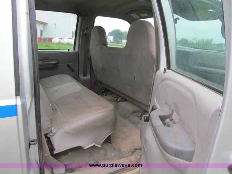 image for item E4986 2001 Ford F350 Super Duty XL Crew Cab utility truck