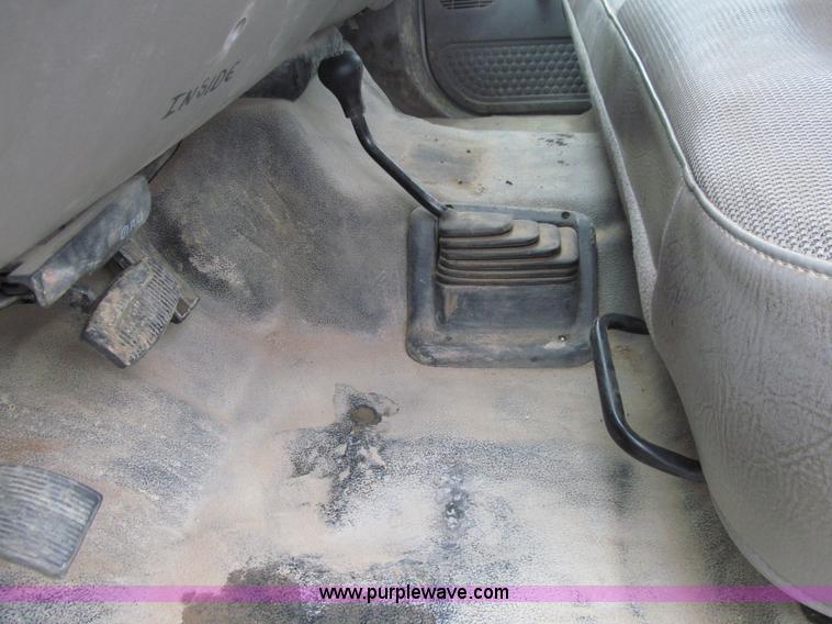 image for item E4986 2001 Ford F350 Super Duty XL Crew Cab utility truck