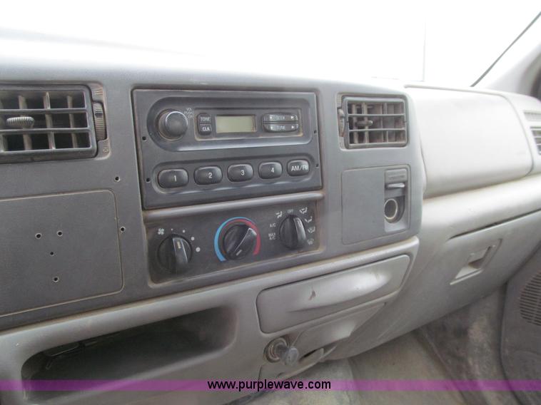 image for item E4986 2001 Ford F350 Super Duty XL Crew Cab utility truck