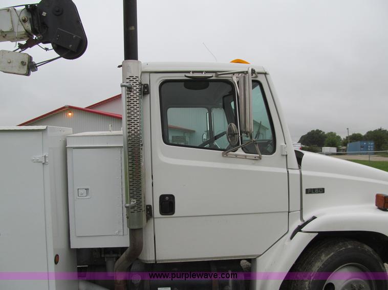 image for item E4987 1999 Freightliner FL60 service truck