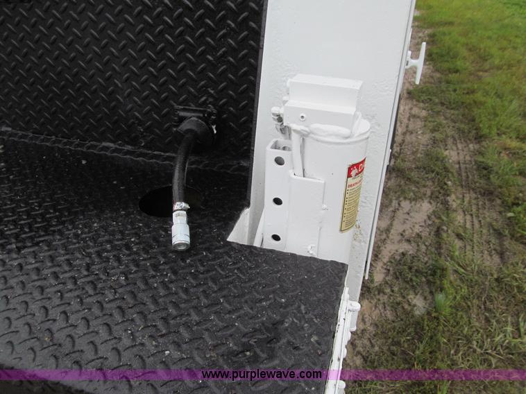 image for item E4987 1999 Freightliner FL60 service truck