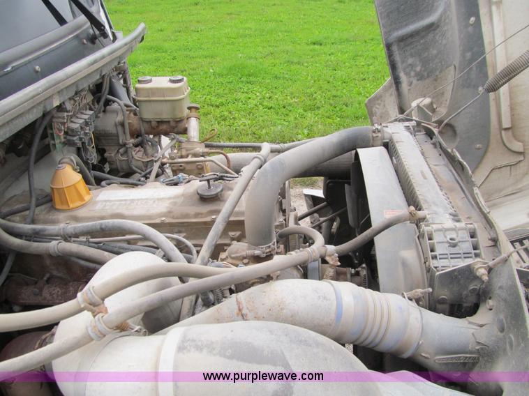 image for item E4987 1999 Freightliner FL60 service truck