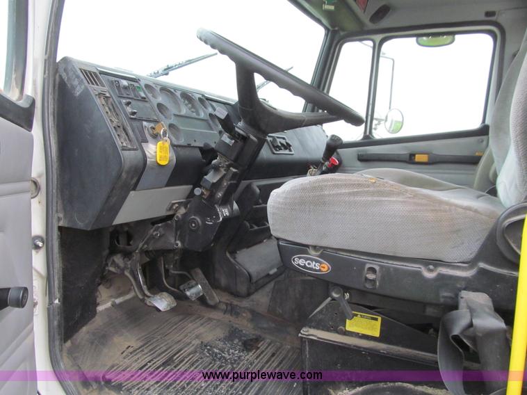 image for item E4987 1999 Freightliner FL60 service truck