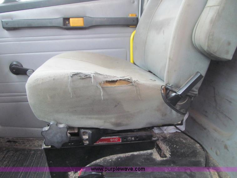 image for item E4987 1999 Freightliner FL60 service truck