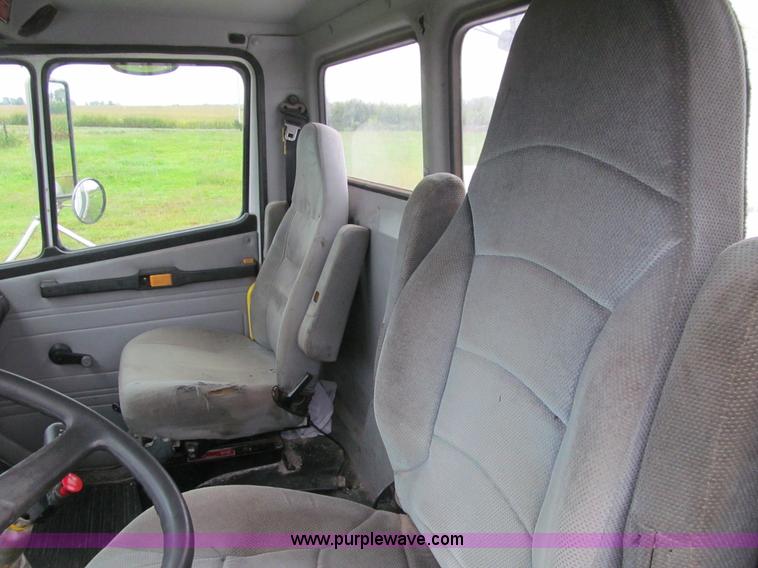 image for item E4987 1999 Freightliner FL60 service truck