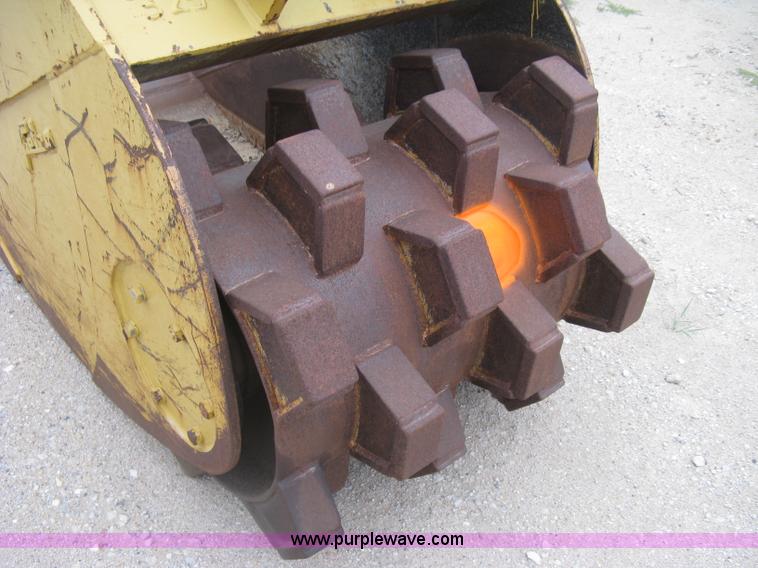 image for item E7893 Felco 36"W excavator bucket with pad foot roller