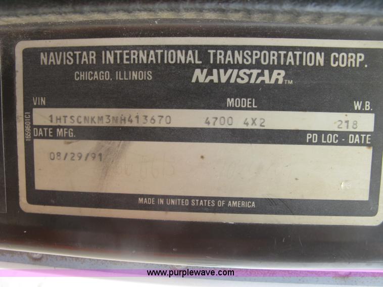 image for item E7898 1992 International 4700 fuel tanker truck