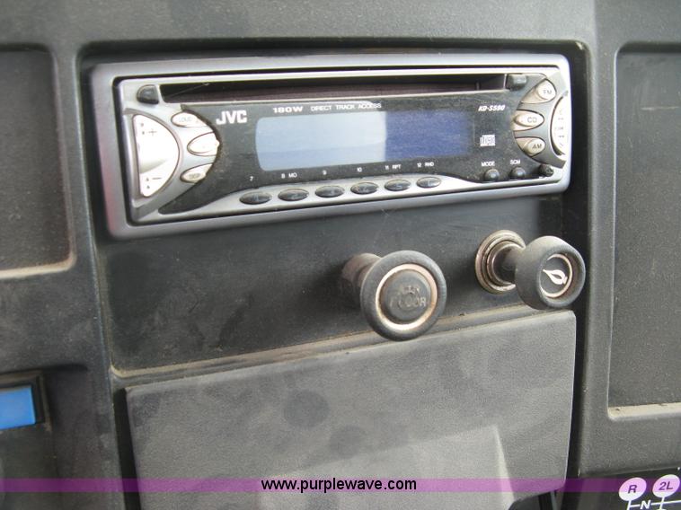 image for item E7898 1992 International 4700 fuel tanker truck