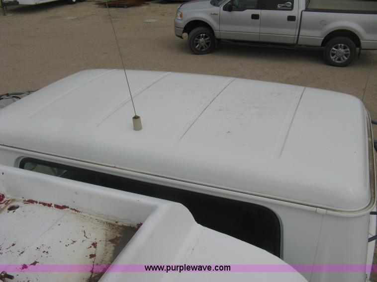 image for item E7898 1992 International 4700 fuel tanker truck