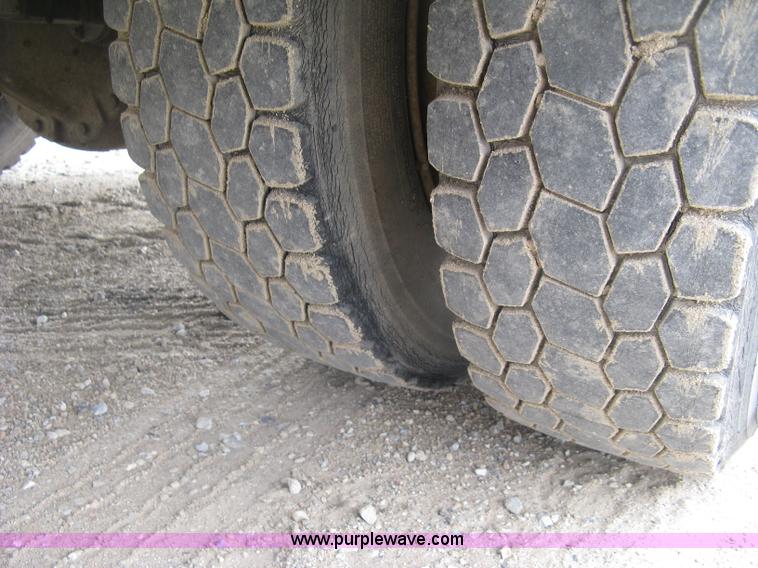 image for item E7898 1992 International 4700 fuel tanker truck