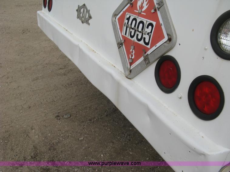 image for item E7898 1992 International 4700 fuel tanker truck