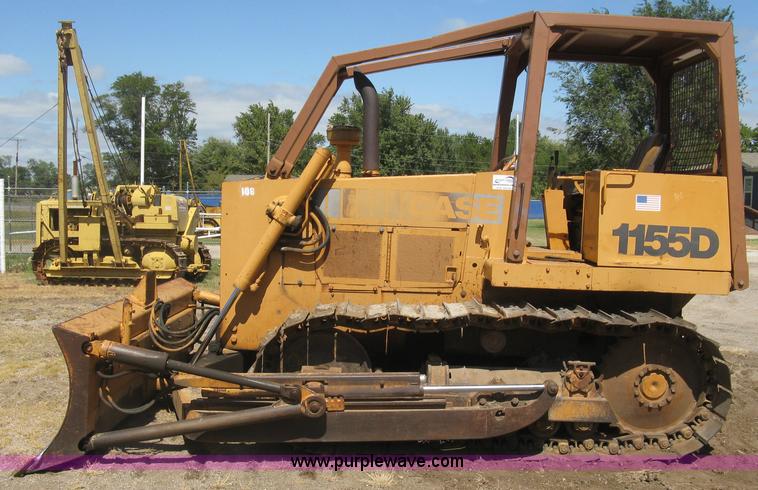 image for item E7899 1983 Case 1155D dozer