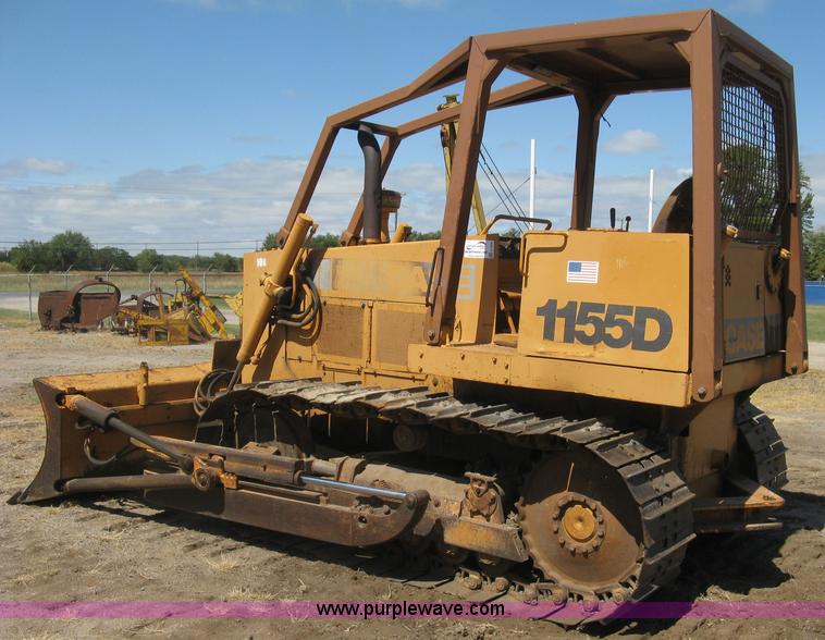 image for item E7899 1983 Case 1155D dozer