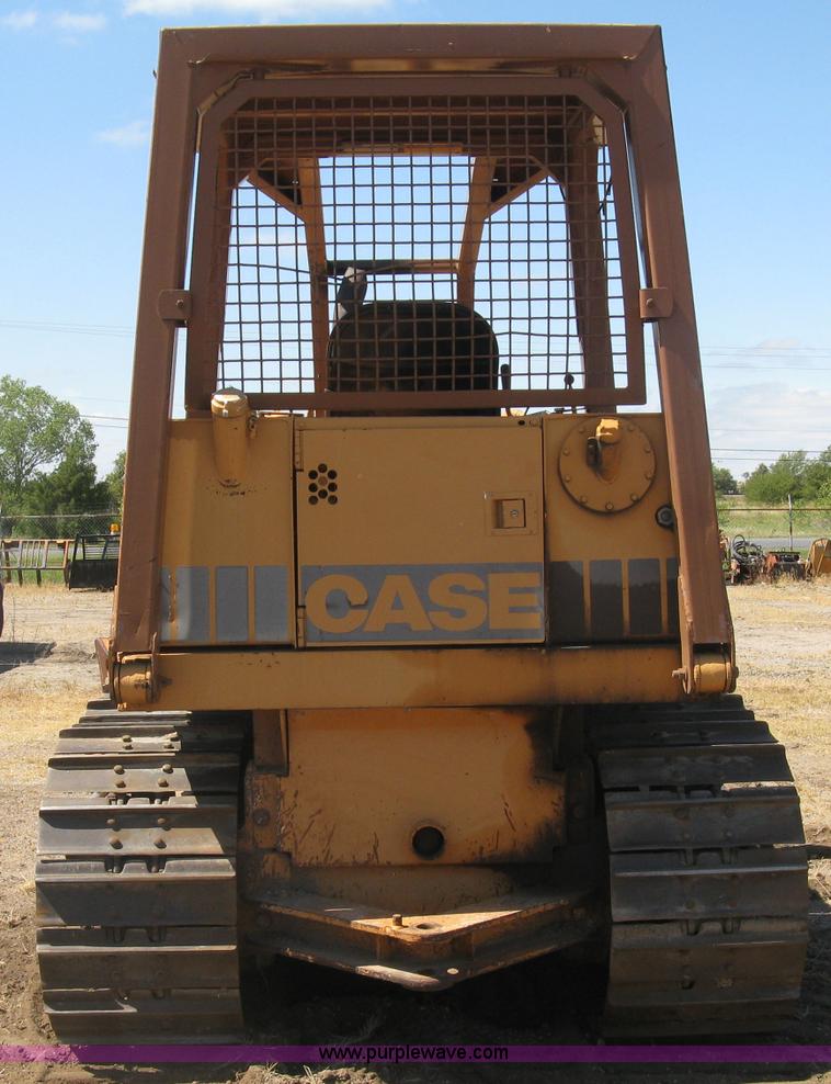 image for item E7899 1983 Case 1155D dozer