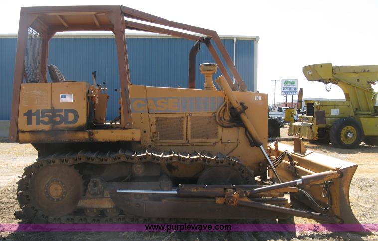 image for item E7899 1983 Case 1155D dozer