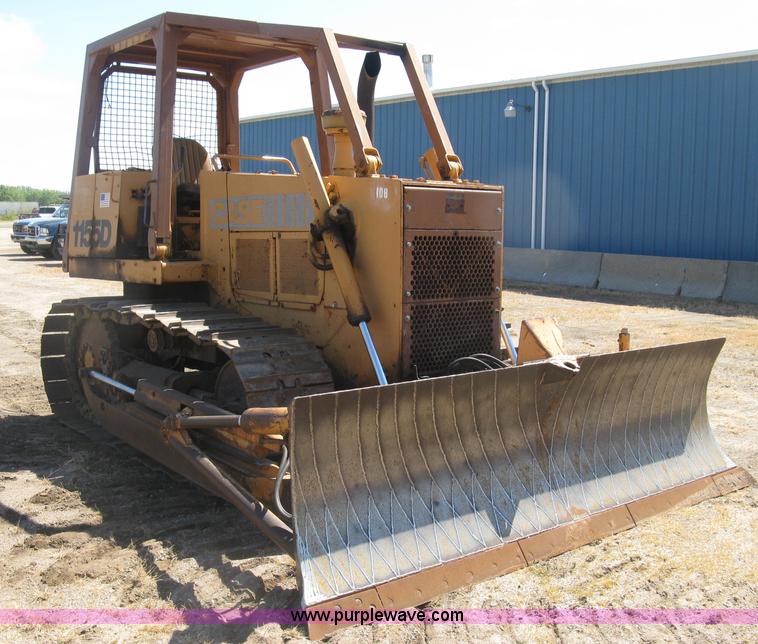 image for item E7899 1983 Case 1155D dozer