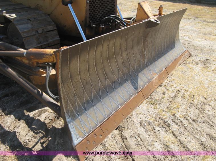 image for item E7899 1983 Case 1155D dozer