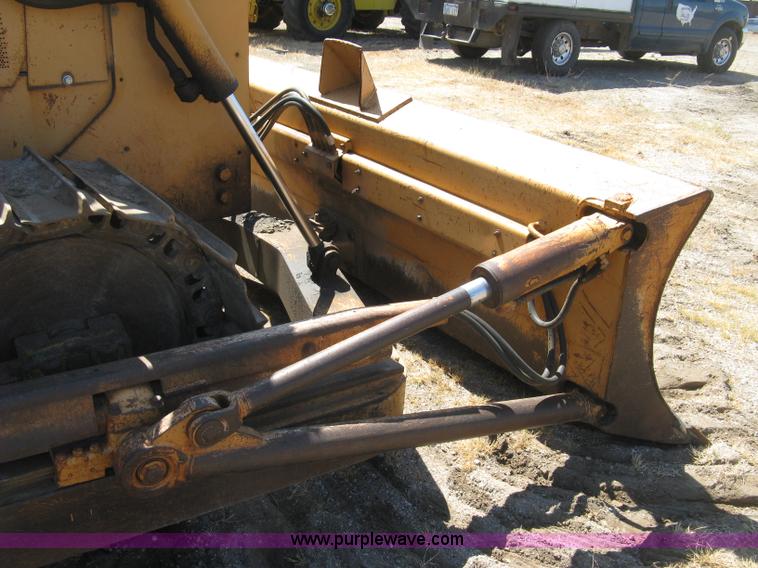 image for item E7899 1983 Case 1155D dozer