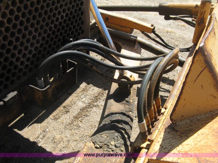 image for item E7899 1983 Case 1155D dozer