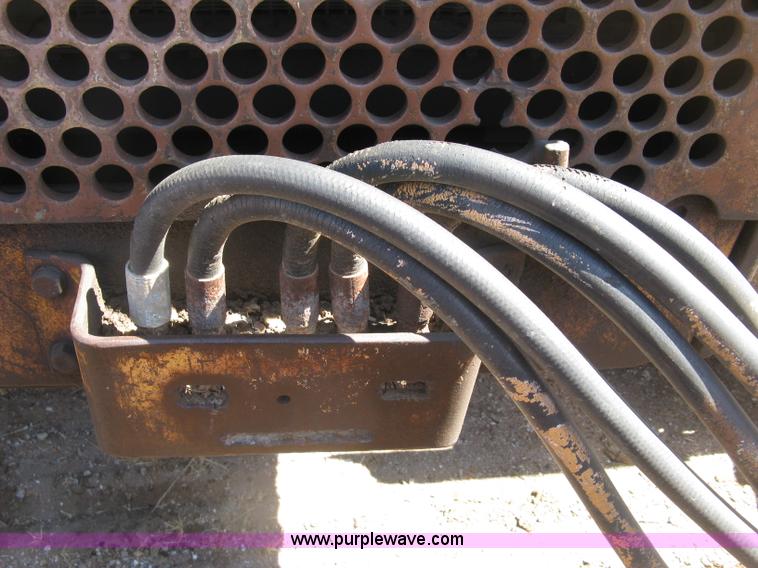 image for item E7899 1983 Case 1155D dozer