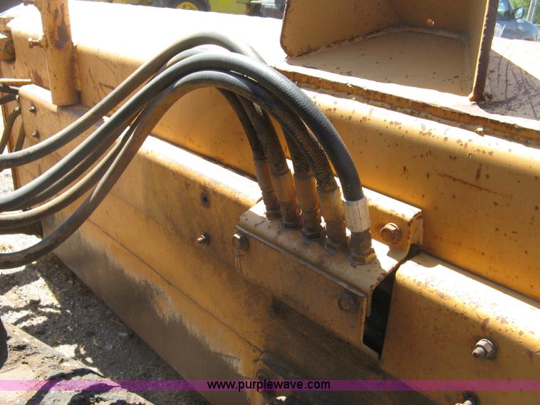 image for item E7899 1983 Case 1155D dozer