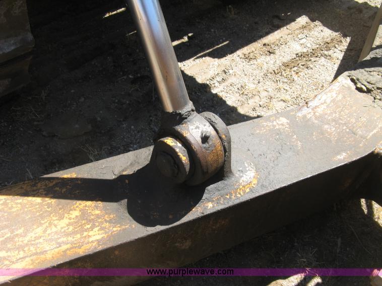 image for item E7899 1983 Case 1155D dozer