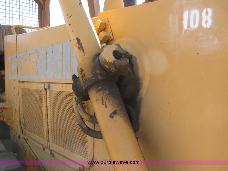 image for item E7899 1983 Case 1155D dozer