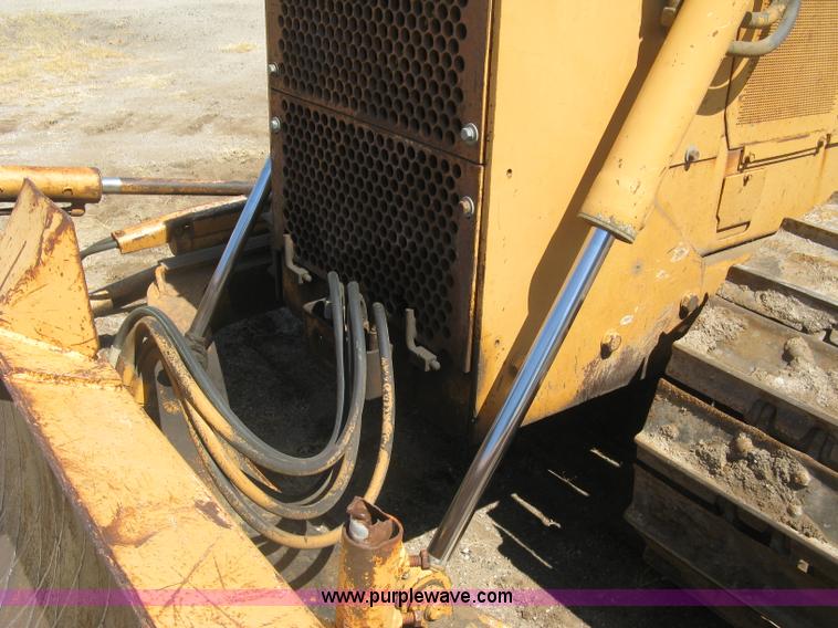 image for item E7899 1983 Case 1155D dozer