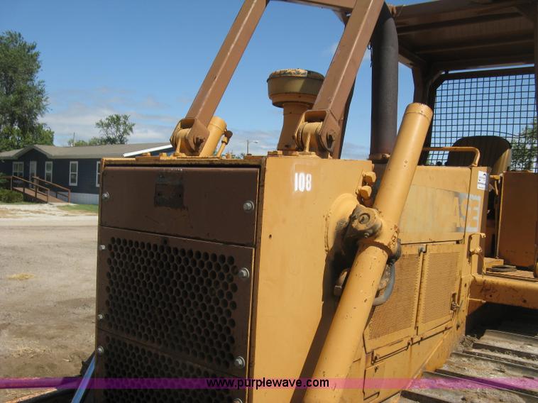 image for item E7899 1983 Case 1155D dozer