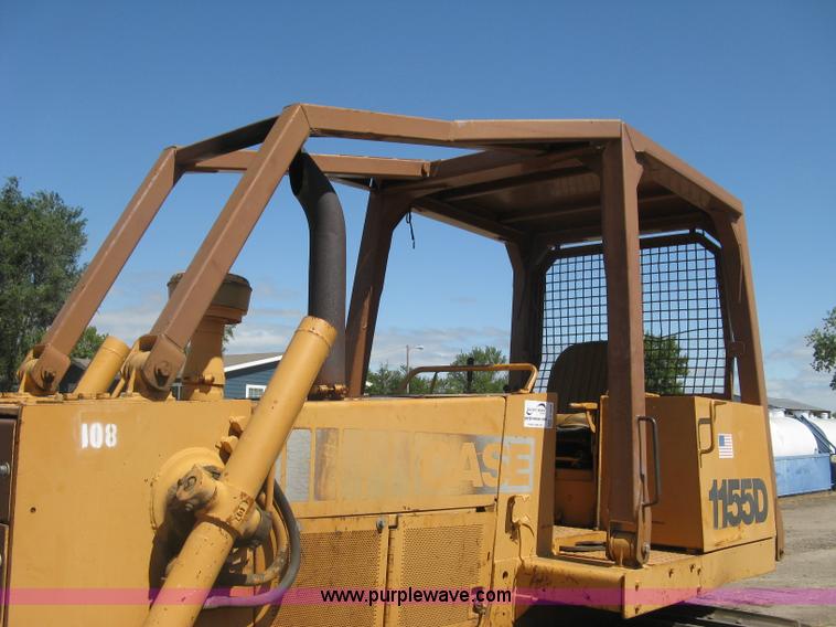 image for item E7899 1983 Case 1155D dozer