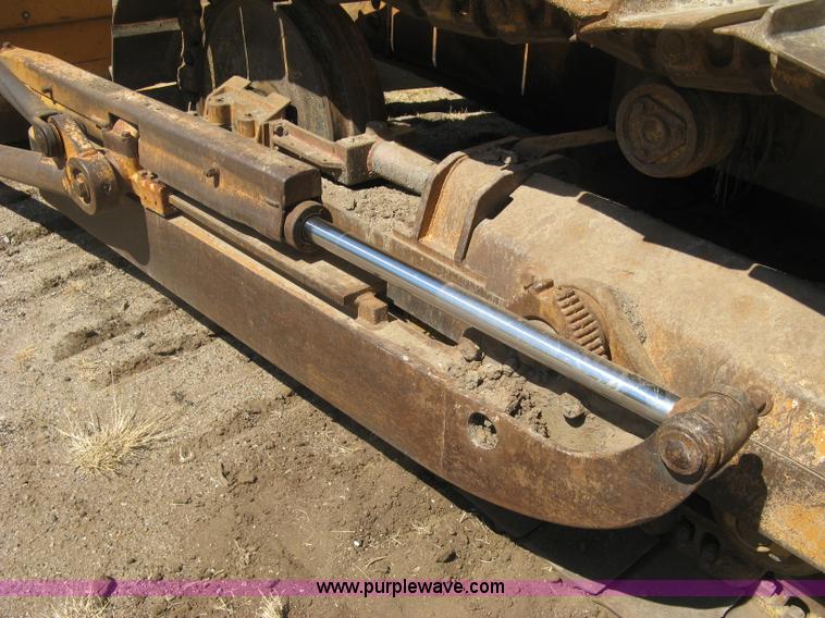 image for item E7899 1983 Case 1155D dozer