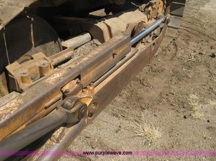 image for item E7899 1983 Case 1155D dozer