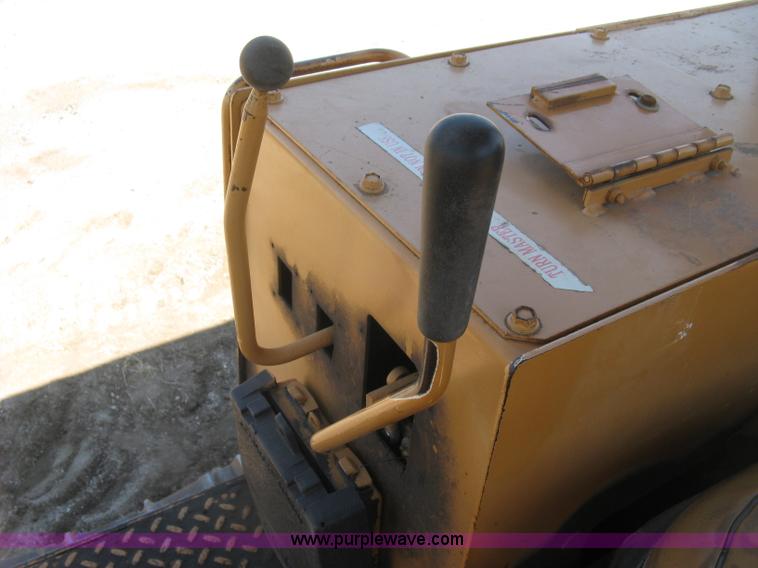 image for item E7899 1983 Case 1155D dozer