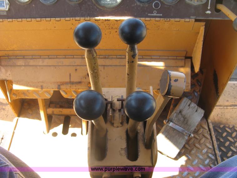 image for item E7899 1983 Case 1155D dozer
